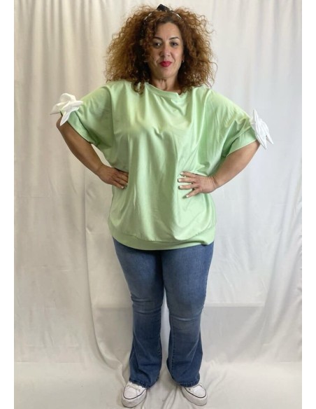 CAMISETA CON LACITOS